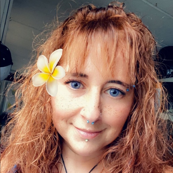 Meet your Posher, Megan - Picture 1 of 1